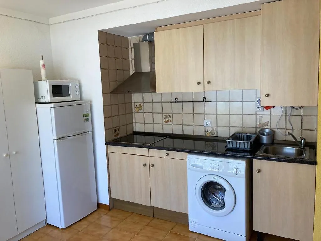 Bel Appartement Face Piscine En Rdj Roses Appartamento